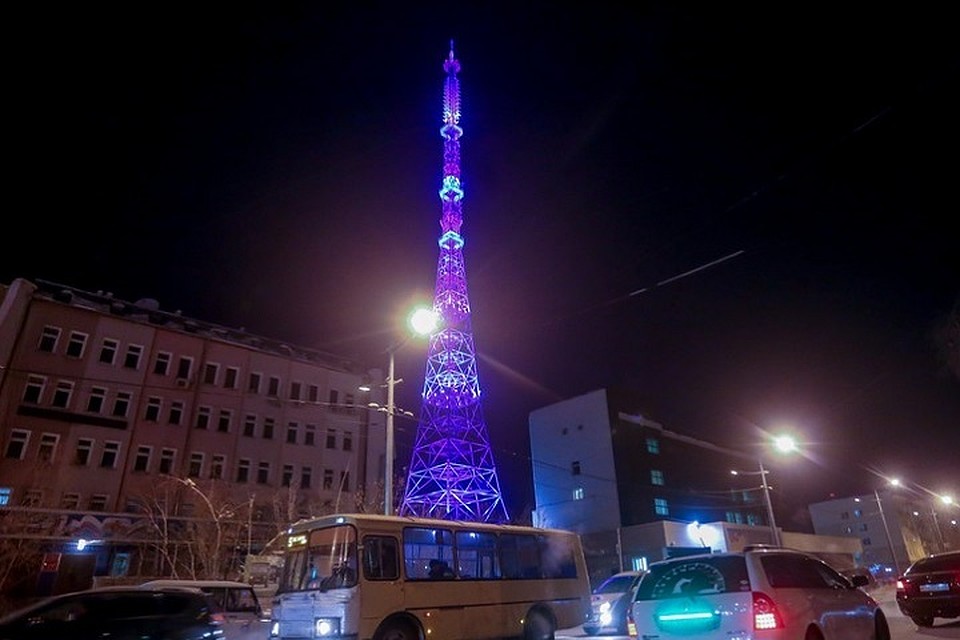Также телебашня загорится в Челябинске.