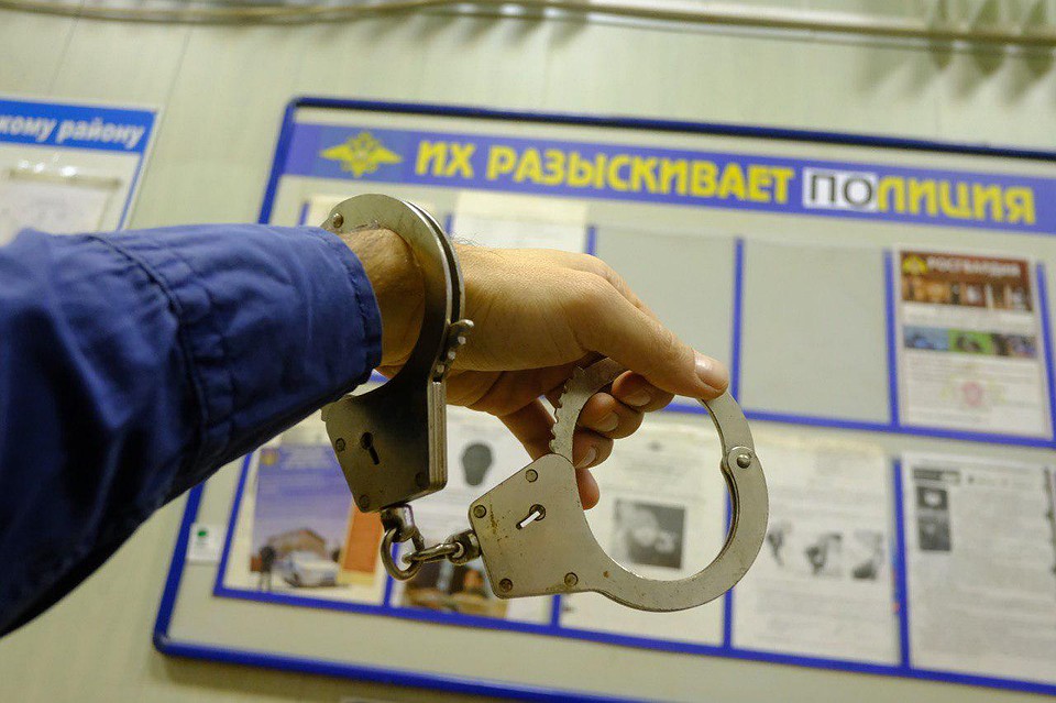 Школьник, два студента и безработный напали на мигранта ради грабежа.