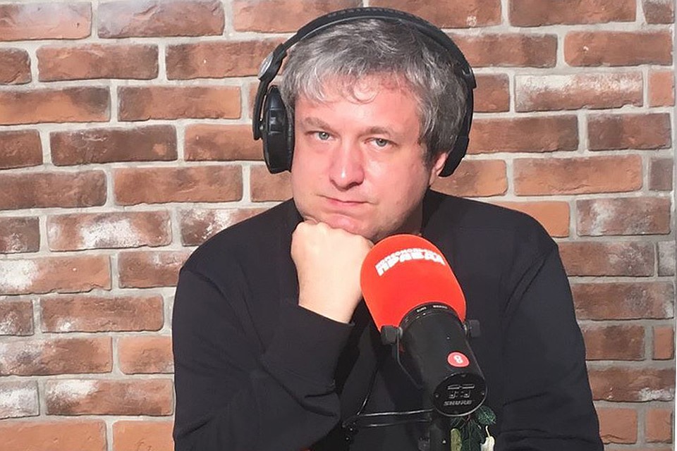 Антон Долин