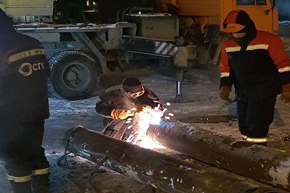 Коммунальную аварию в Новосибирске продолжают устранять. Фото: СГК