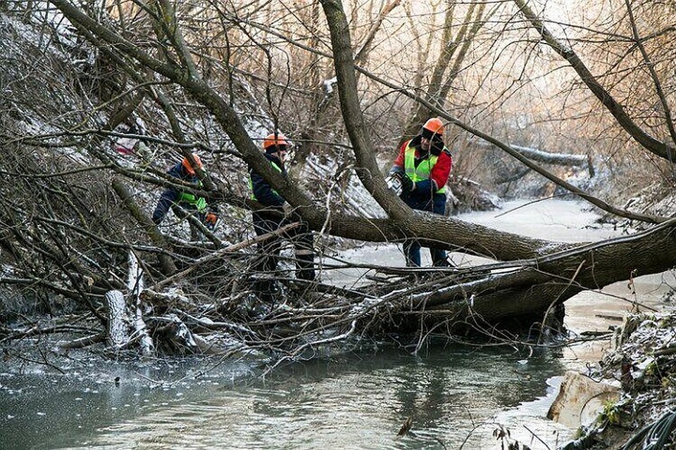 Во время расчистки заторов на реках в Советском районе Казани
