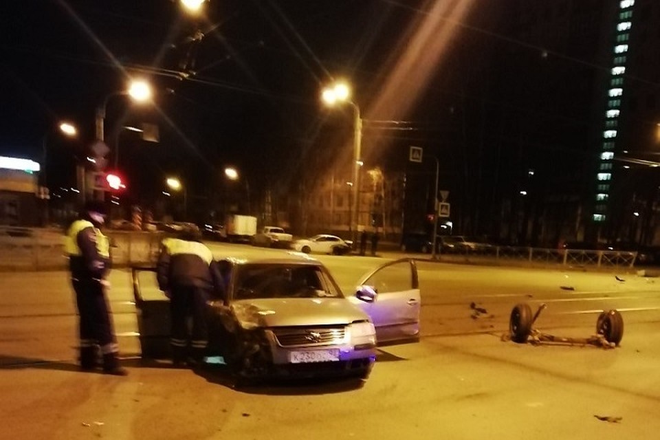 На проспекте Науки разбились две иномарки. Фото: vk.com/spb_today