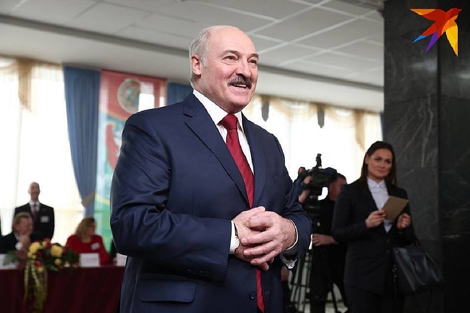 Александр Лукашенко потребовал сохранить село
