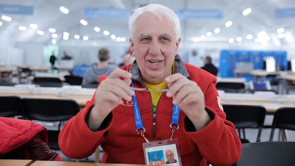 Владимир Николаевич стал легендарным спортивным комментатором в Беларуси. Фото Юрий ГОЛЫШАК, "СЭ"