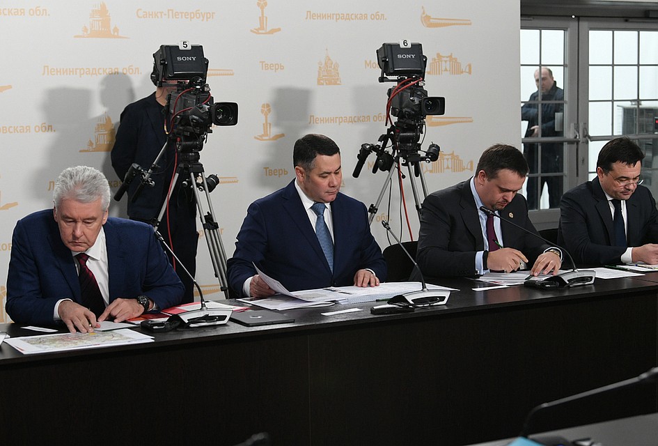 На совещании Игорь Руденя выступил и озвучил предложения по развитию инфраструктуры трассы М-11 Фото: ПТО
