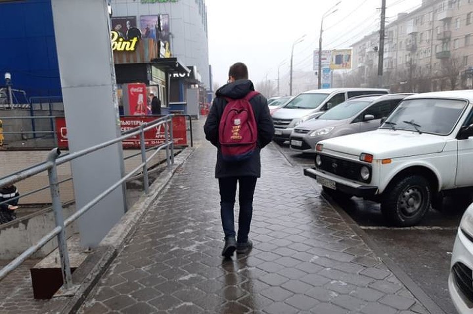 Будьте аккуратнее на дорогах и тротуарах - посыпали далеко не все дорожки!