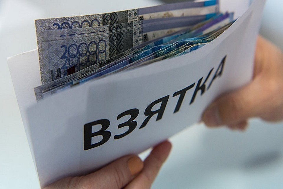 Каймулдинов А.А. признан виновным в получении взятки и осужден к наказанию в виде штрафа на сумму 9 млн тенге.