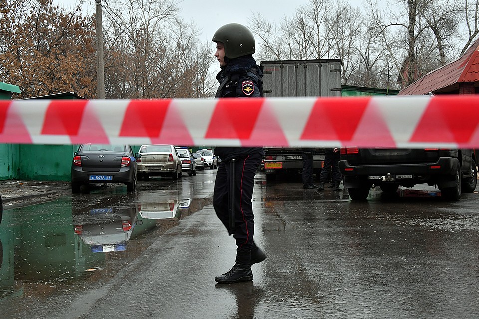 По предварительной информации, мужчина был вооружен травматическим пистолетом