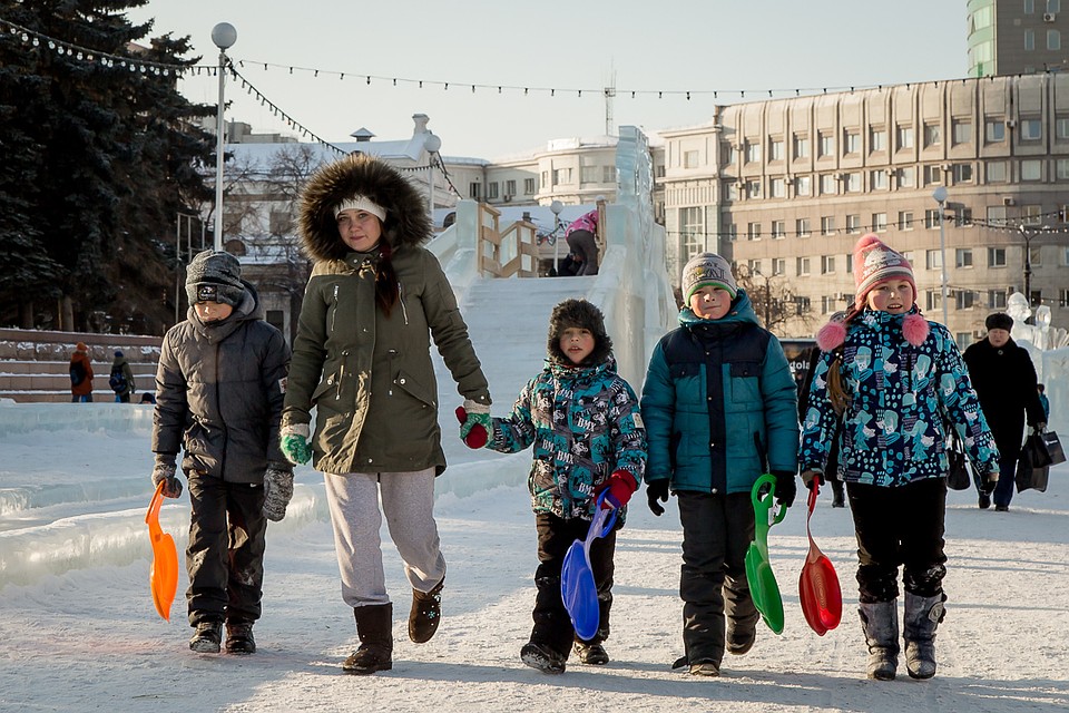 Ледовый городок на площади Революции простоит до 28 февраля.