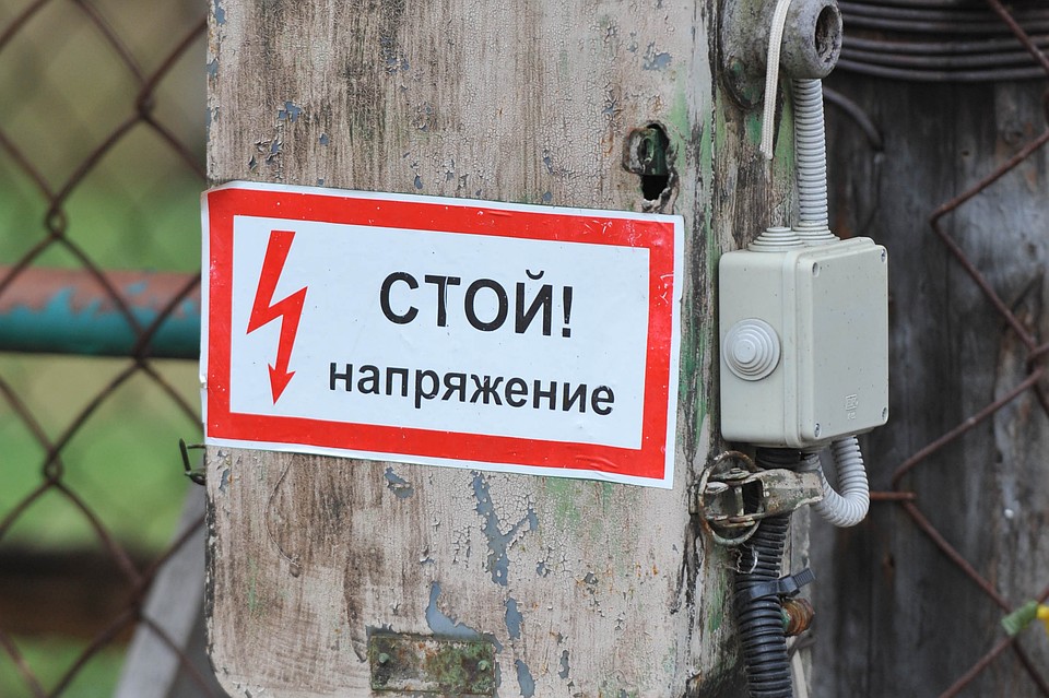 Разряд тока прошел через правую руку, сердце и левую стопу