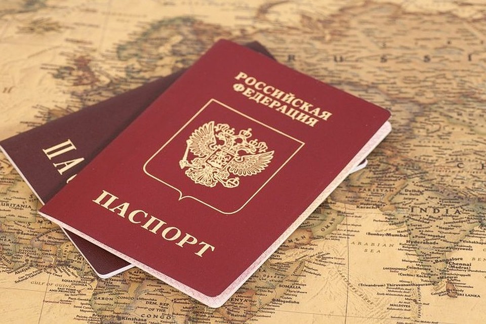Сначала на Украине не верили в возможность получения дончанами российских паспортов, а затем решили отомстить. Фото: ДАН