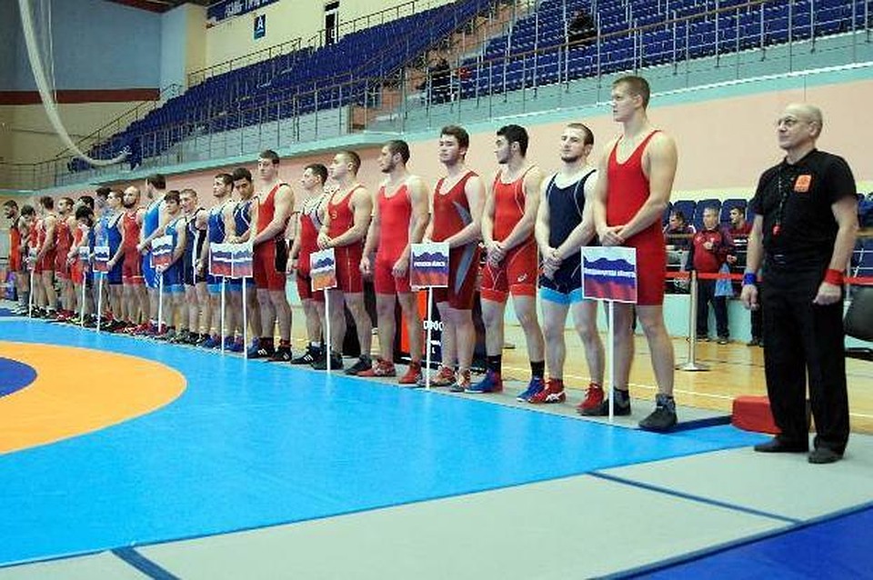 Парад команд-участниц. Фото: сайт регионального минспорта.