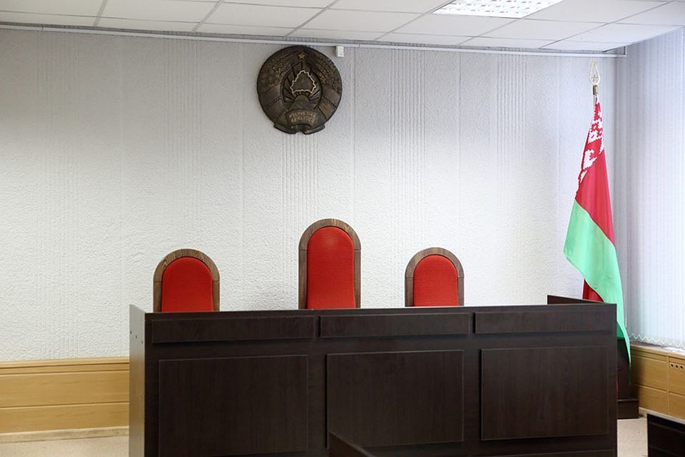 Этим летом депутаты проголосовали за изменения в антинаркотическую 328-ю статью. Сейчас те, кто осужден за наркотики, обращается в суд с просьбой снизить им срок наказания.