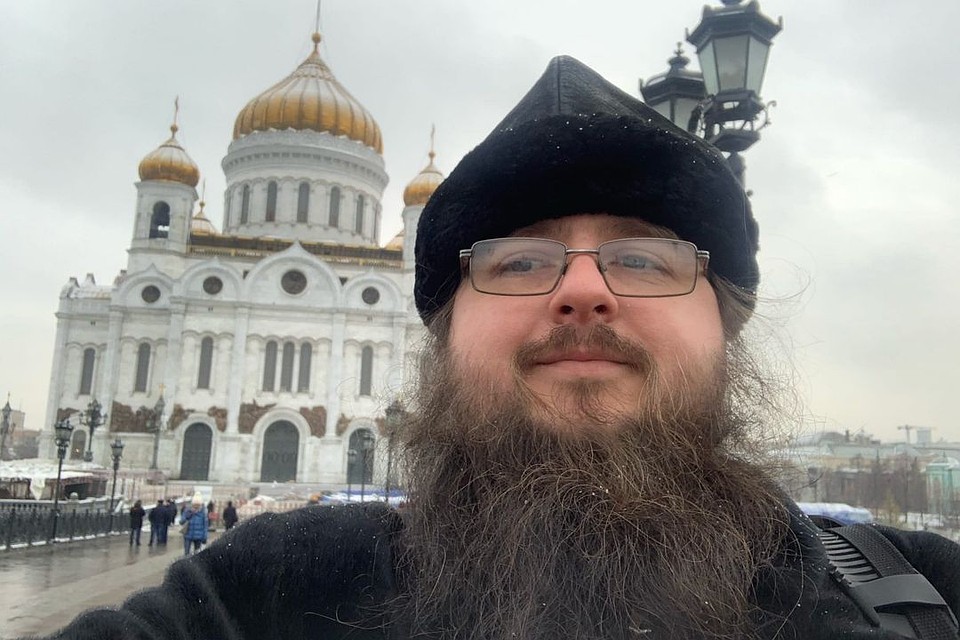 Отец Александр — видеоблогер с десятилетним стажем. Фото: Vk.com