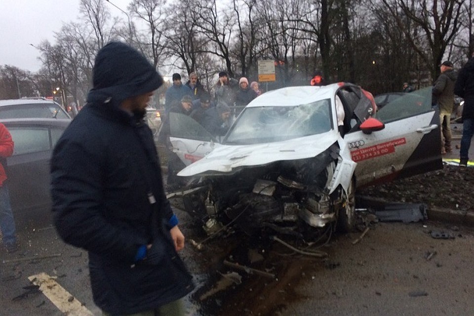 От петербурженки, устроившей "краш-тест" с 13 авто в "Озерках", пахло алкоголем
