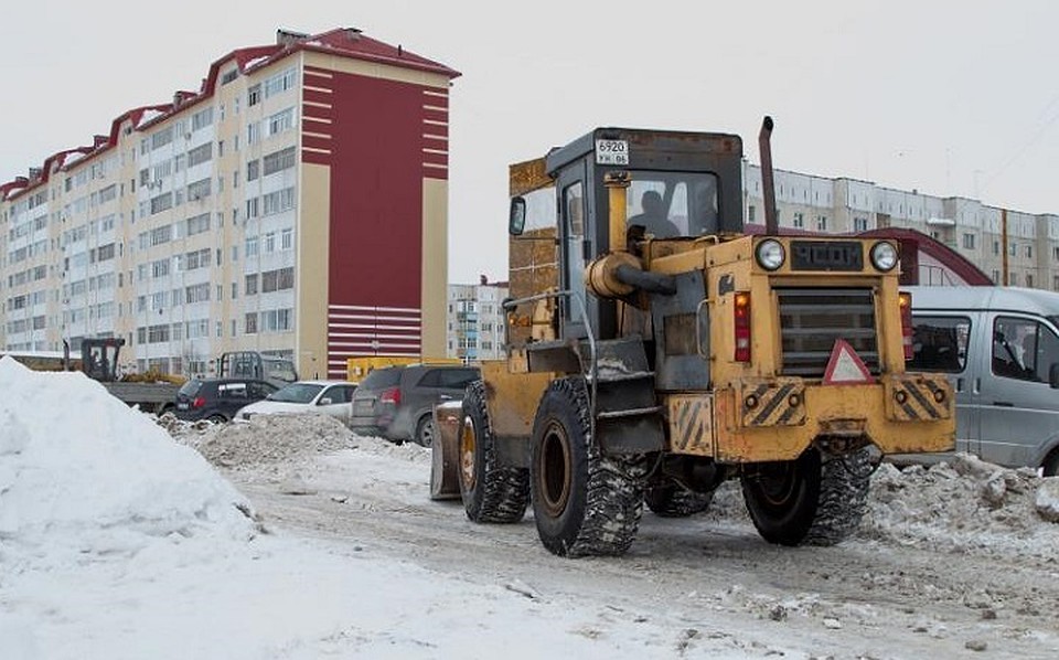 Нижневартовск в усиленном режиме очищается от снега. Фото администрации Нижневартовска