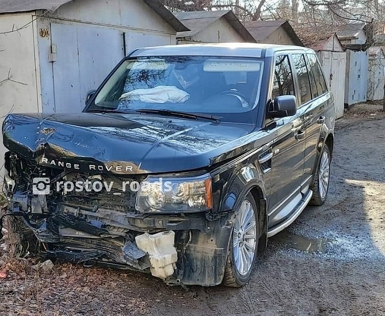 «Рендж Ровер» был батайчанином разбит в хлам. Фото: instagram.com/rostov_roads