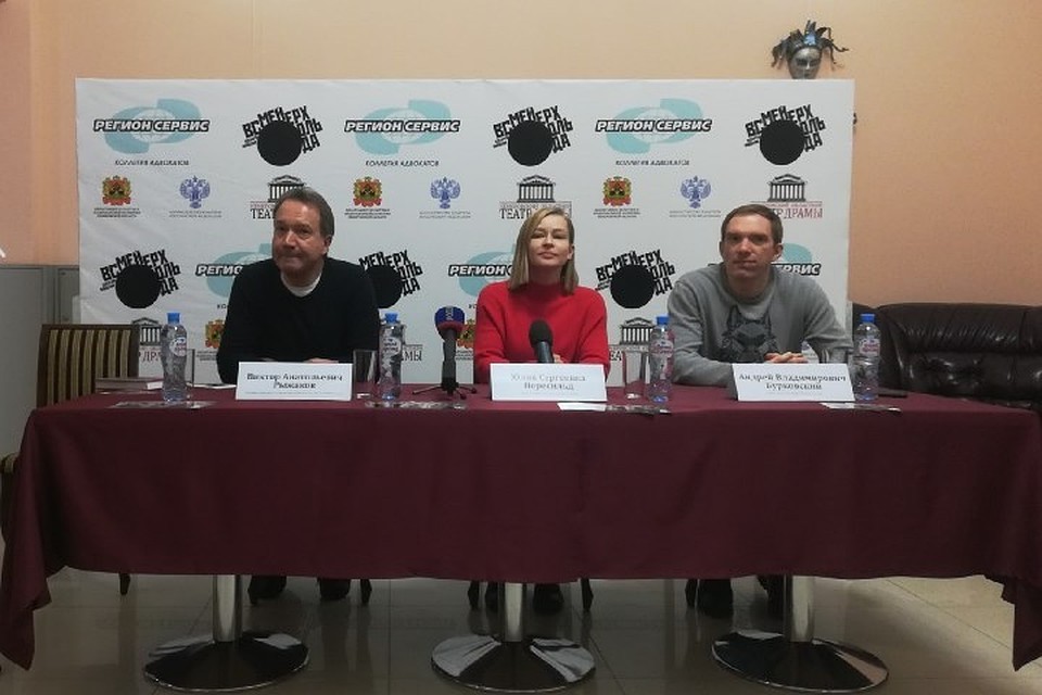 В Кемерове прошли гастроли Центра имени Мейерхольда. Фото: Мария ТОЛМАЧЕВА