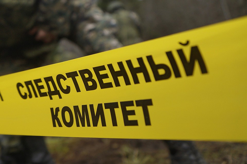 Следователи внимательно осмотрели место обнаружены трупа и собрали возможные улики