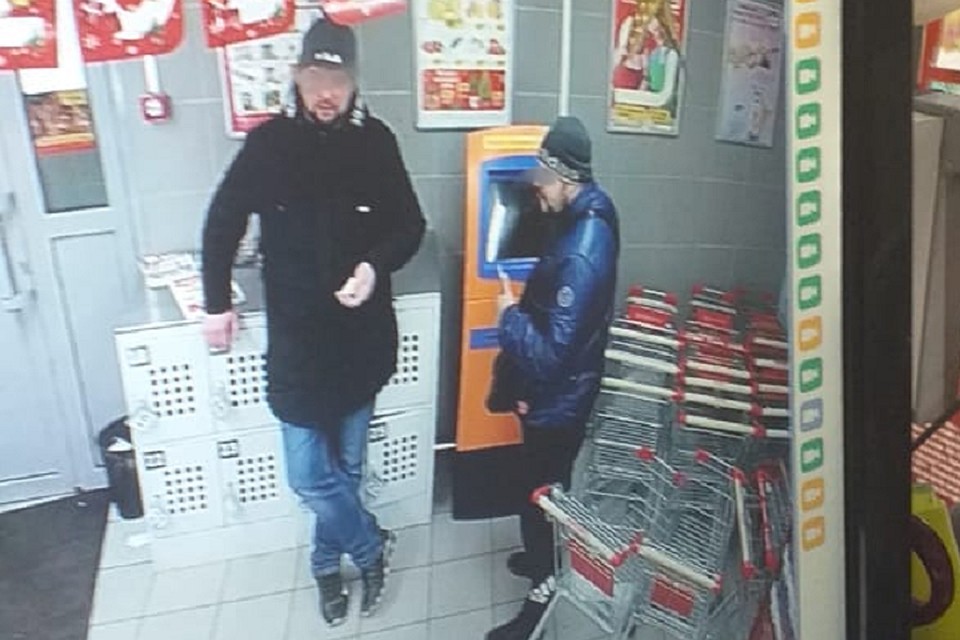 Двое петербуржцев украли из супермаркета платежный терминал. Фото: УВО Росгвардии поо СПб и ЛО