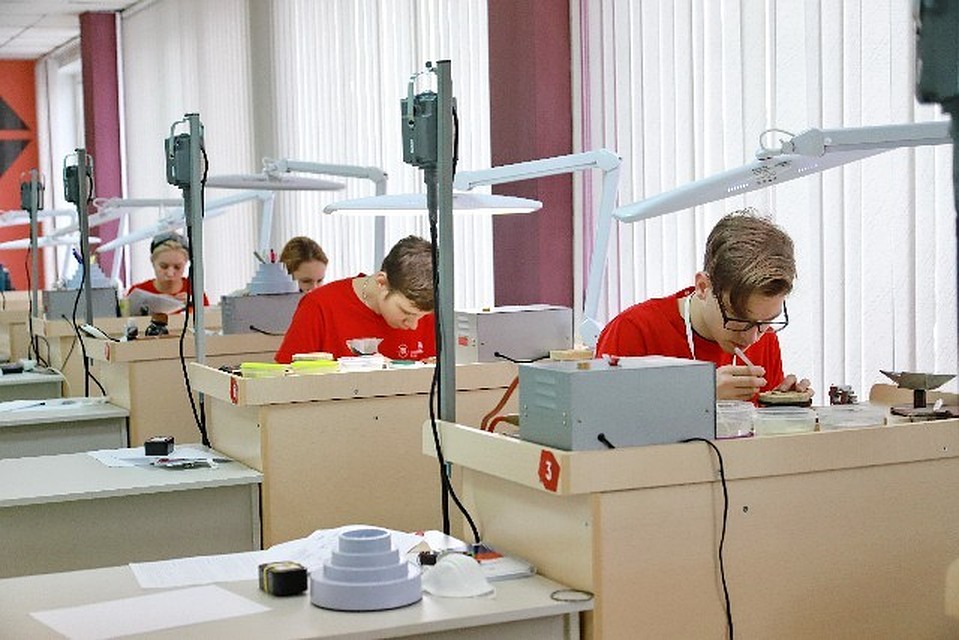 Студенты за работой Фото: пресс-служба СФУ