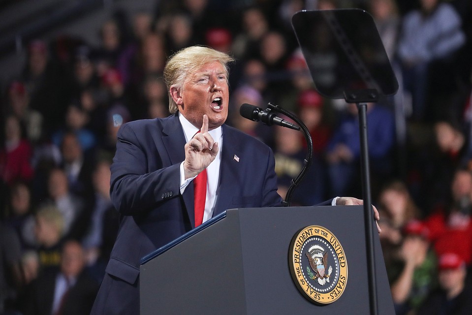 Президент США Дональд Трамп на митинге в штате Мичиган