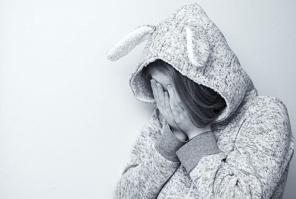 Школьница шла домой со школы. Фото: https://pixabay.com/