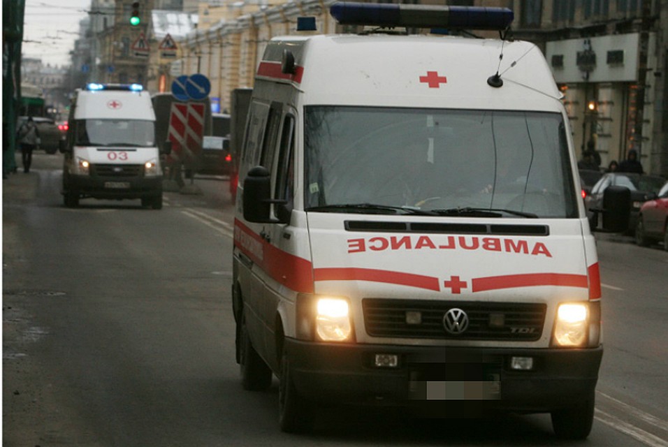 Пока врачи были в пути, они давали строгие указания медсестре и воспитателю