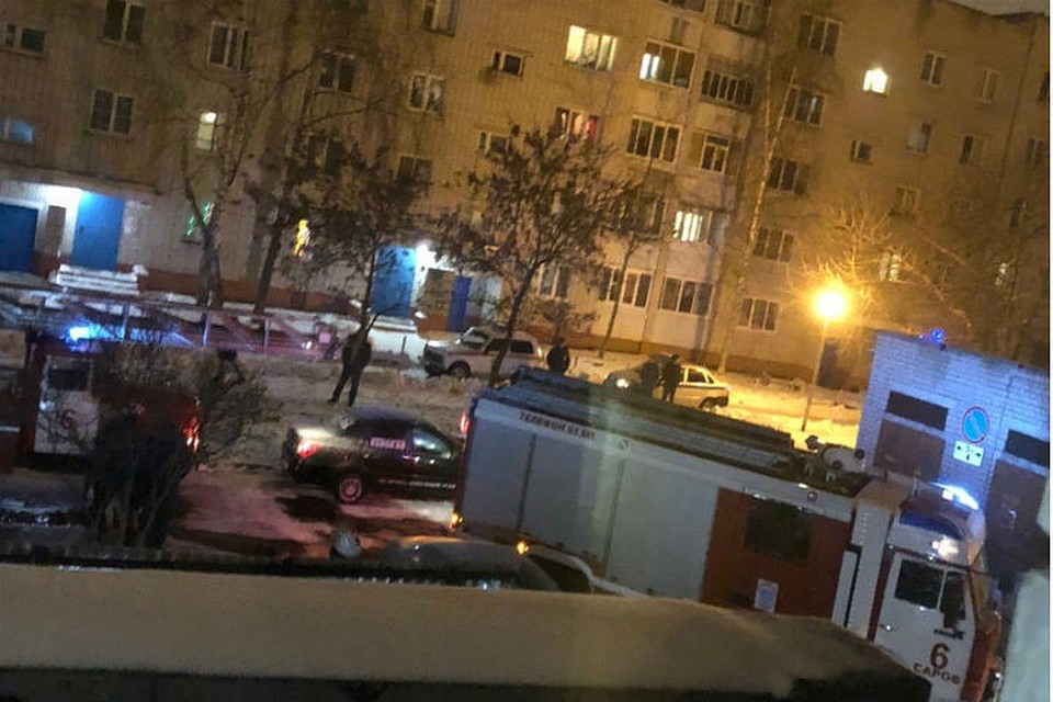 «Залетел снаряд салюта»: Под бой курантов в Сарове тушили многоквартирный дом. ФОТО: "Затоновости Саров".