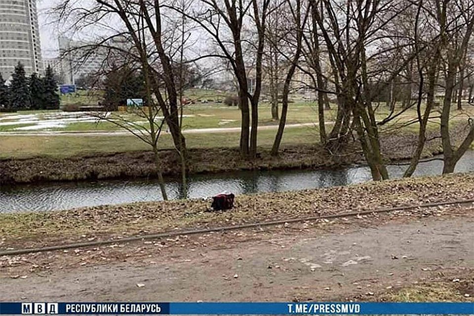 В реке Свислочь в Минске нашли сумку с человеческими останками. Фото: телеграм-канал МВД РБ.