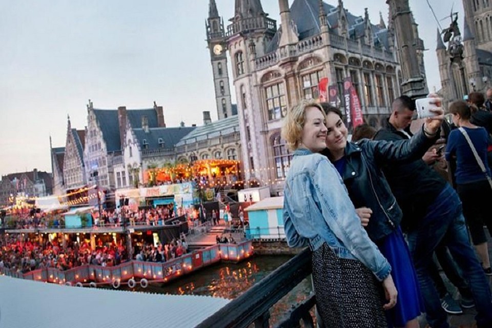 Колледж Европы (College of Europe) предлагает стипендии для учебы в магистратуре в Бельгии и Польше. Фото: dec-edu.com