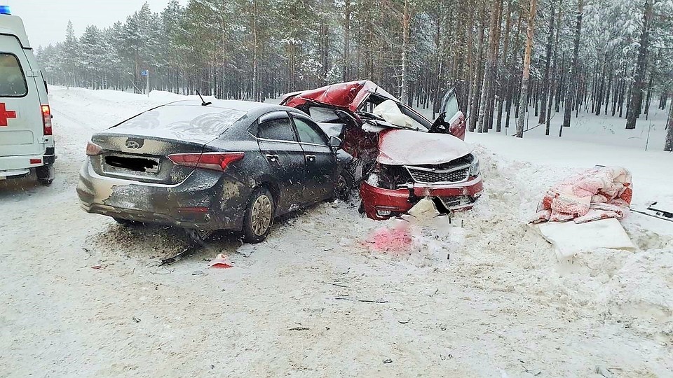 За новогодние праздники в ХМАО произошло почти тридцать ДТП. Фото госавтоинспекции ХМАО.