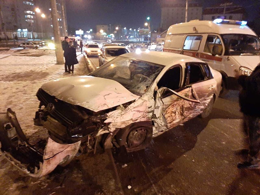 Фото с группы ВК "Аварии Астрахани".