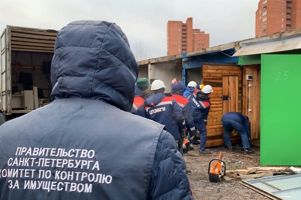 На месте 13 незаконных гаражей появится медицинский центр. Фото: gov.spb.ru