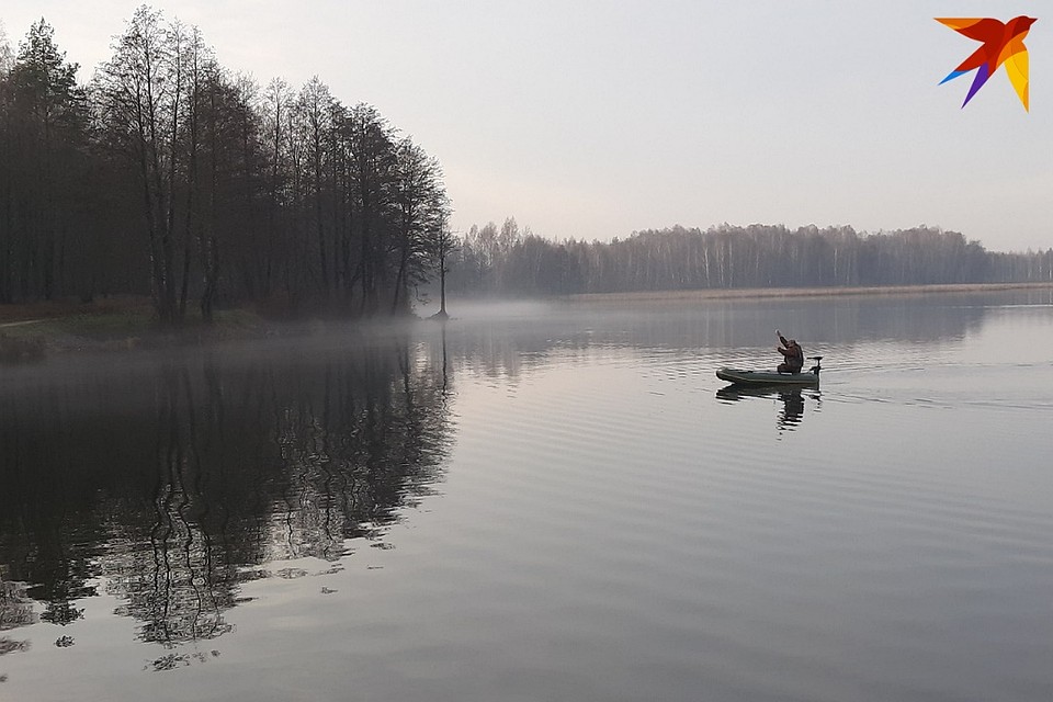 Из троих мужчин, плывших на лодке, выжил только один. Фотоиллюстрация.