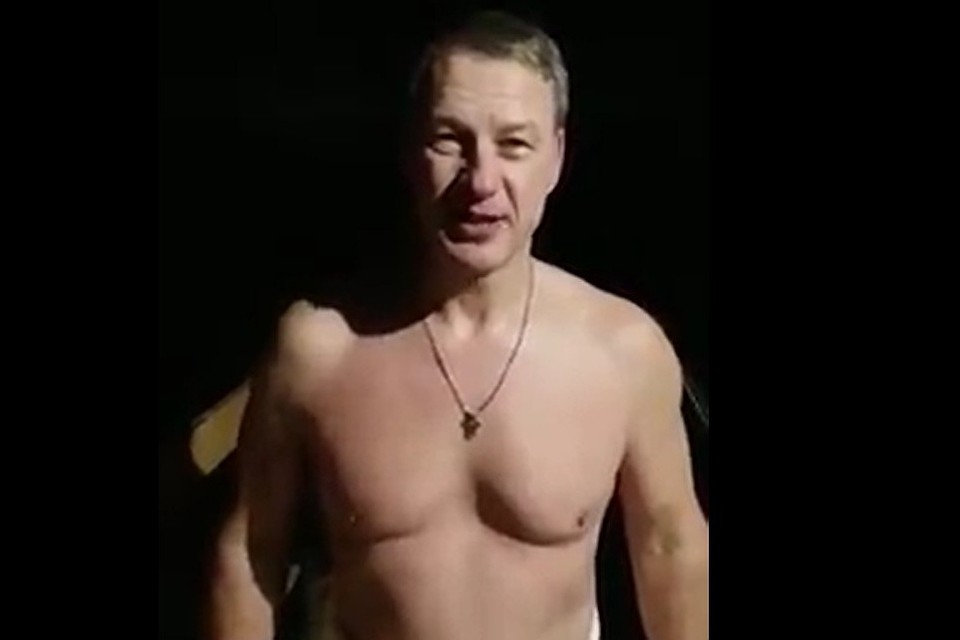 Аркадий Фомин искупался в крещенской купели.