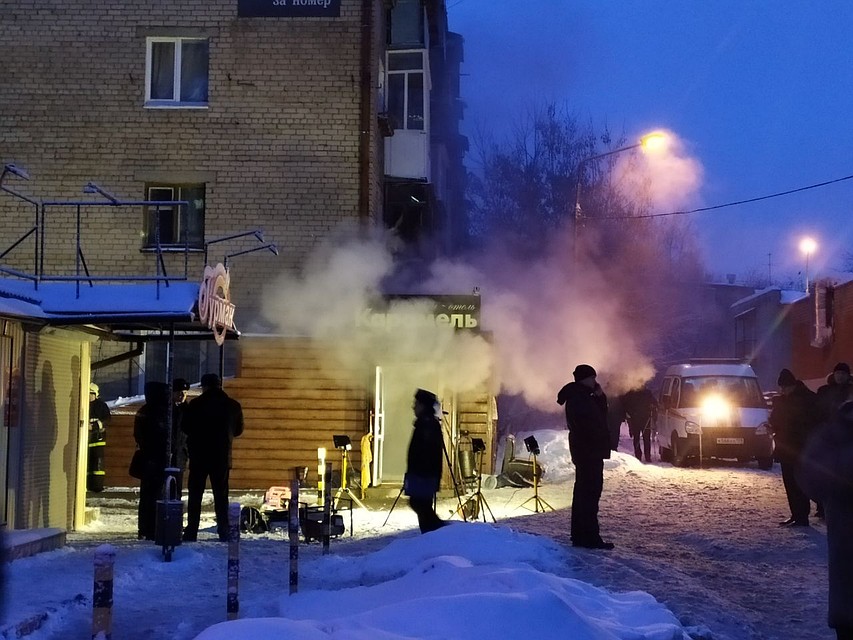 Ожоги получили шесть человек.