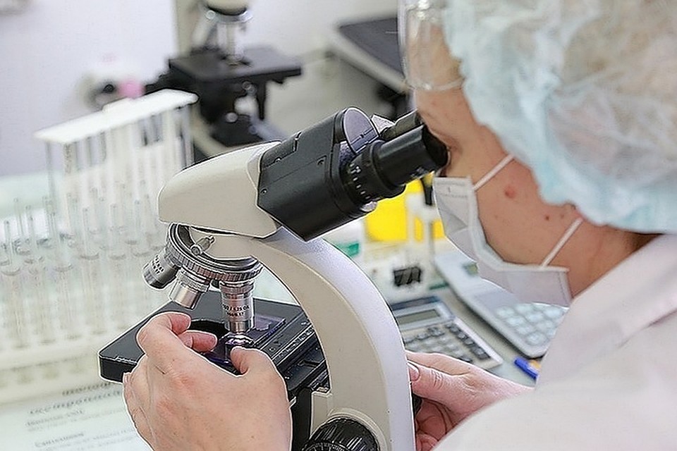 Врачи сумели доказать: новый тип коронавируса передается от человека к человеку