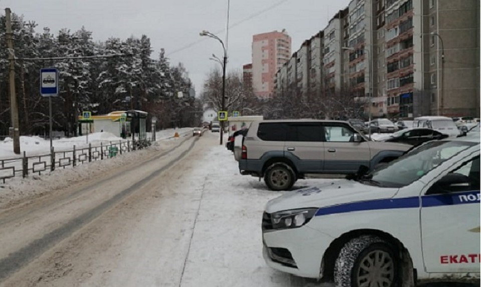 В причинах аварии разбираются инспекторы. Фото: отделение пропаганды ГИБДД по Екатеринбургу