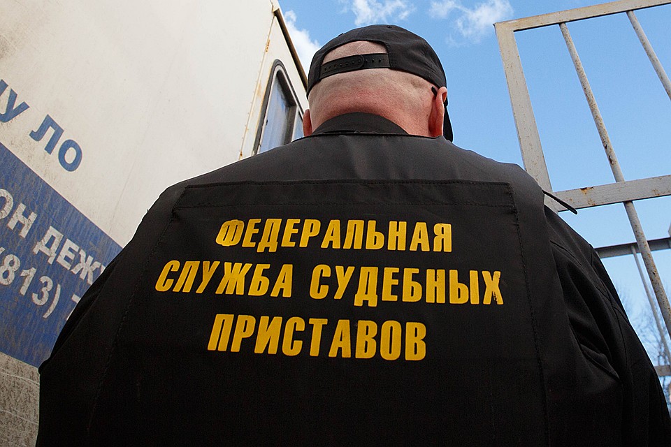 Днем в квартиру семьи Казанцевых наведались судебные приставы и органы опеки