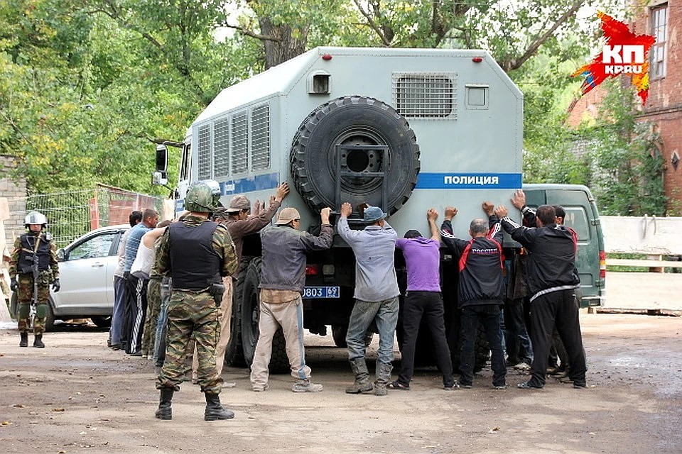 Полиция задержала всех. Фото: Алексей Косоруков.