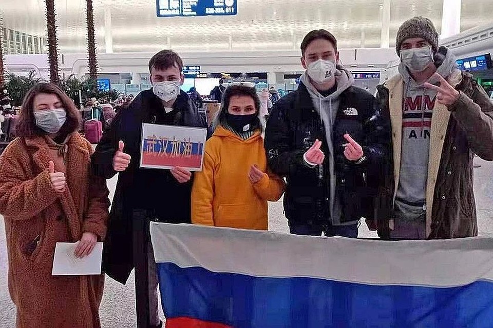 «КП» публикует рассказы о возвращении на родину наших соотечественников из закрытого на карантин китайского города