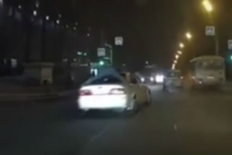 Погоня со стрельбой в Иркутске: полицейский три километра проехал на крыше автомобиля, чтобы задержать барсеточников. Фото: ГУ МВД России по Иркутской области.