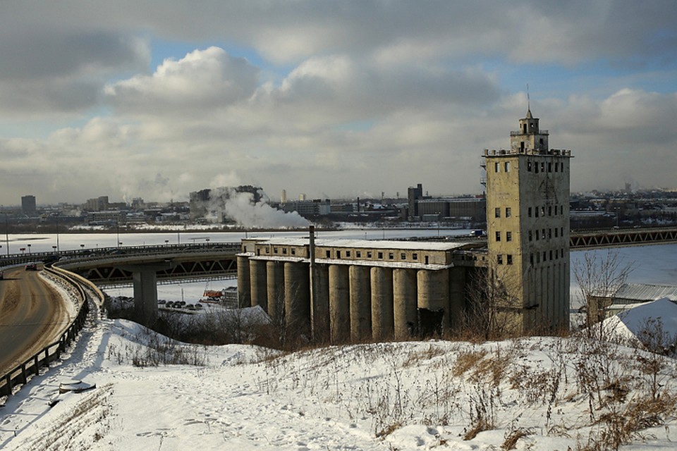 В Нижнем Новгороде начался снос элеватора на Черниговской