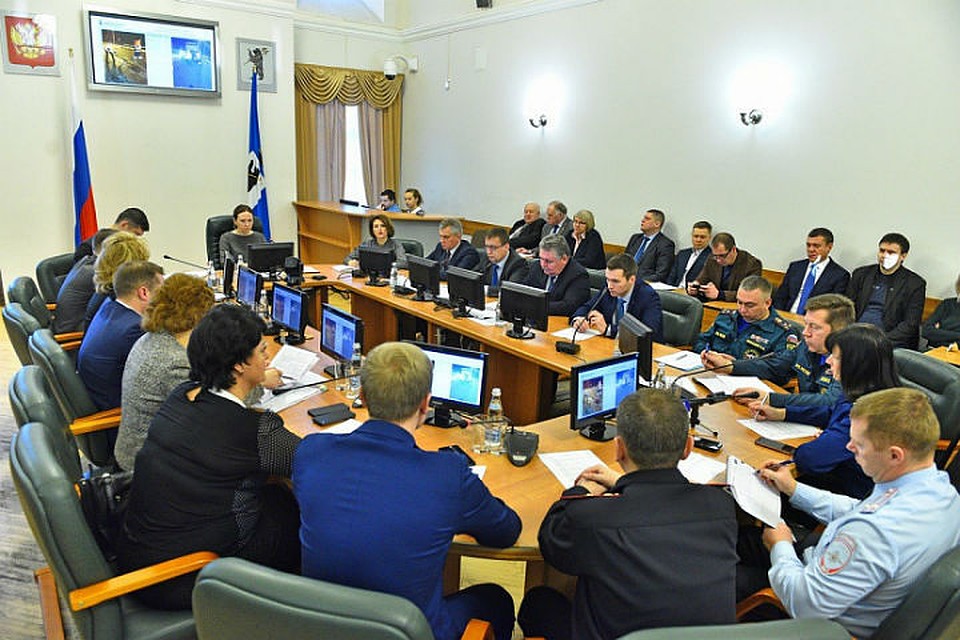 Названия улиц, на которых пройдет ямочный ремонт, озвучили на общегородском совещании