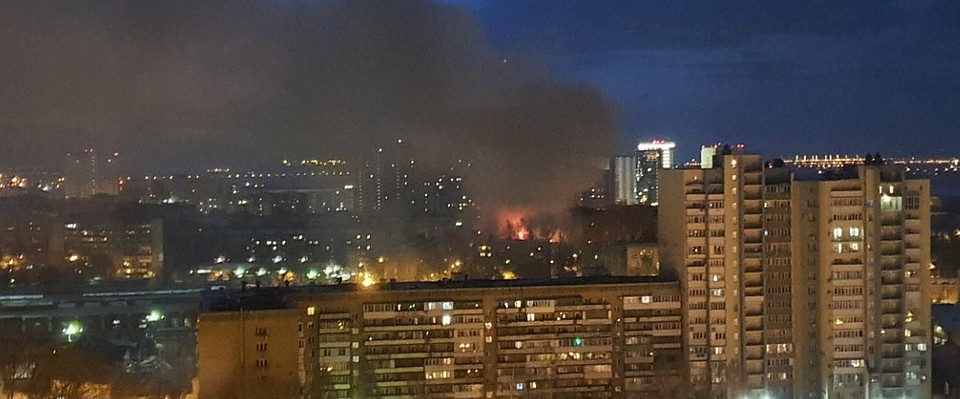 Горело неэксплуатируемое здание на Чернореченской ФОТО: Подслушано Самара https://vk.com/overstory163