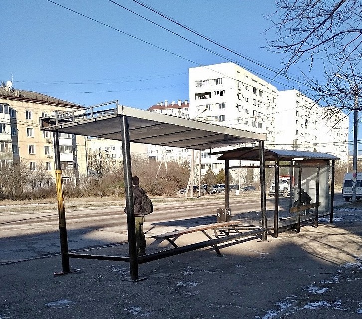 Жители недовольны обилием остановок. Фото: VK, Черный список Севастополя