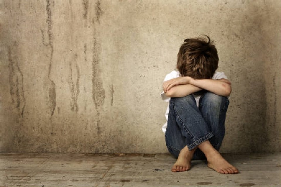 Группа парней в течение двух лет насиловала 9-летнего мальчика