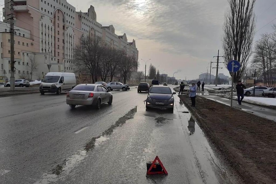 В Липецке в столкновении иномарок пострадала 60-летняя женщина