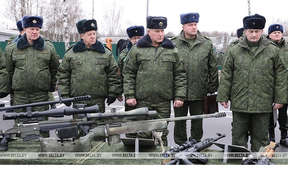 Чиновникам объяснили предназначение и порядок действий на случай вооруженного конфликта. Фото: belta.by.